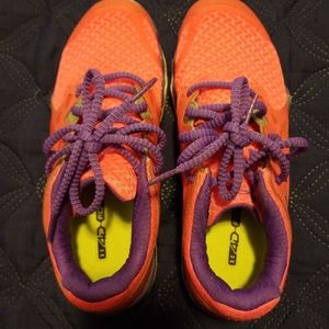 Under Armour women's athletic shoes size 6